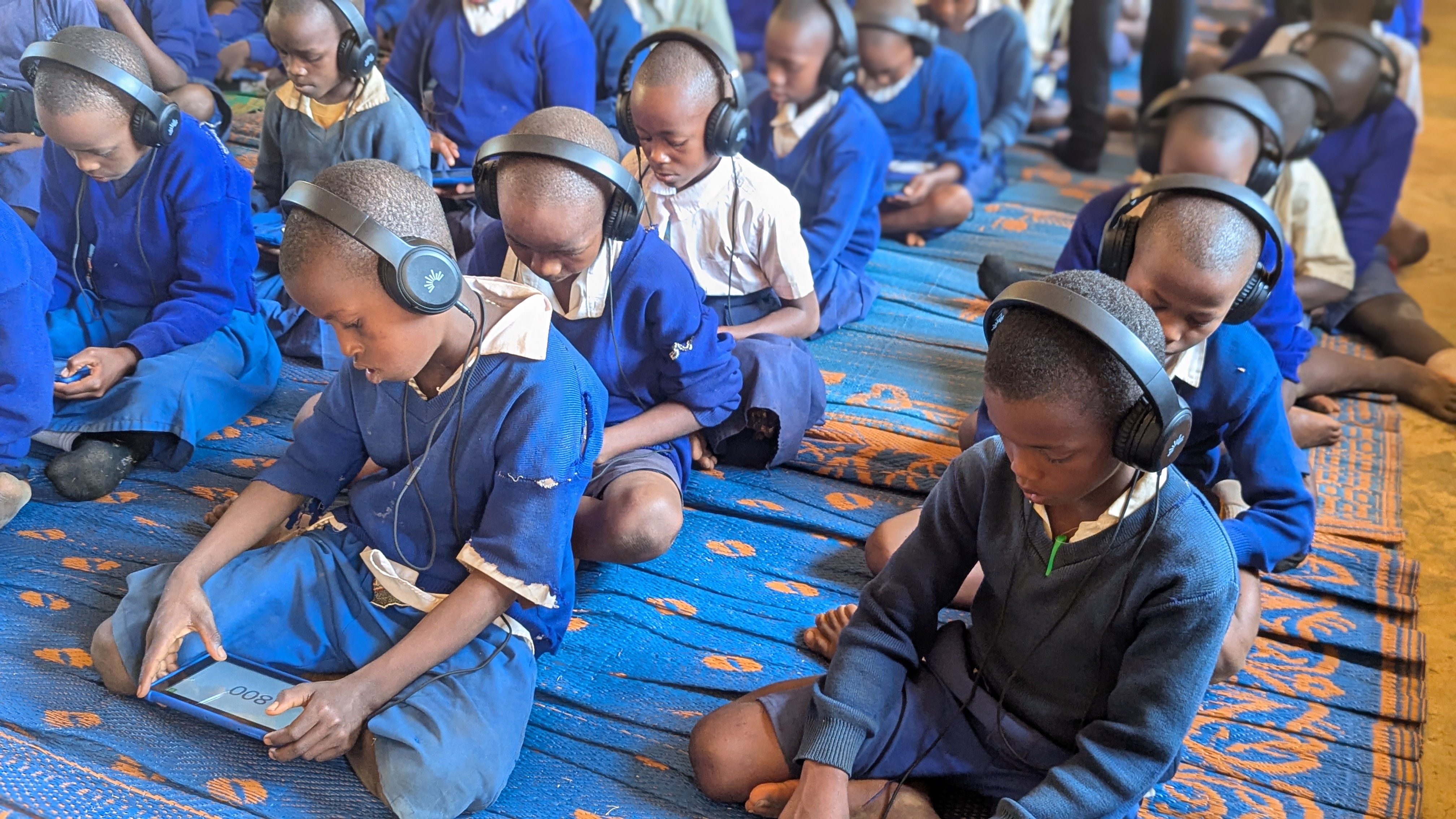 MWL. RWEYEMAMU AIPONGEZA SIKONGE KWA UTEKELEZAJI BORA WA IPOSA; ATOA WITO VIJANA WALIO NJE YA SHULE KUCHANGAMKIA FURSA