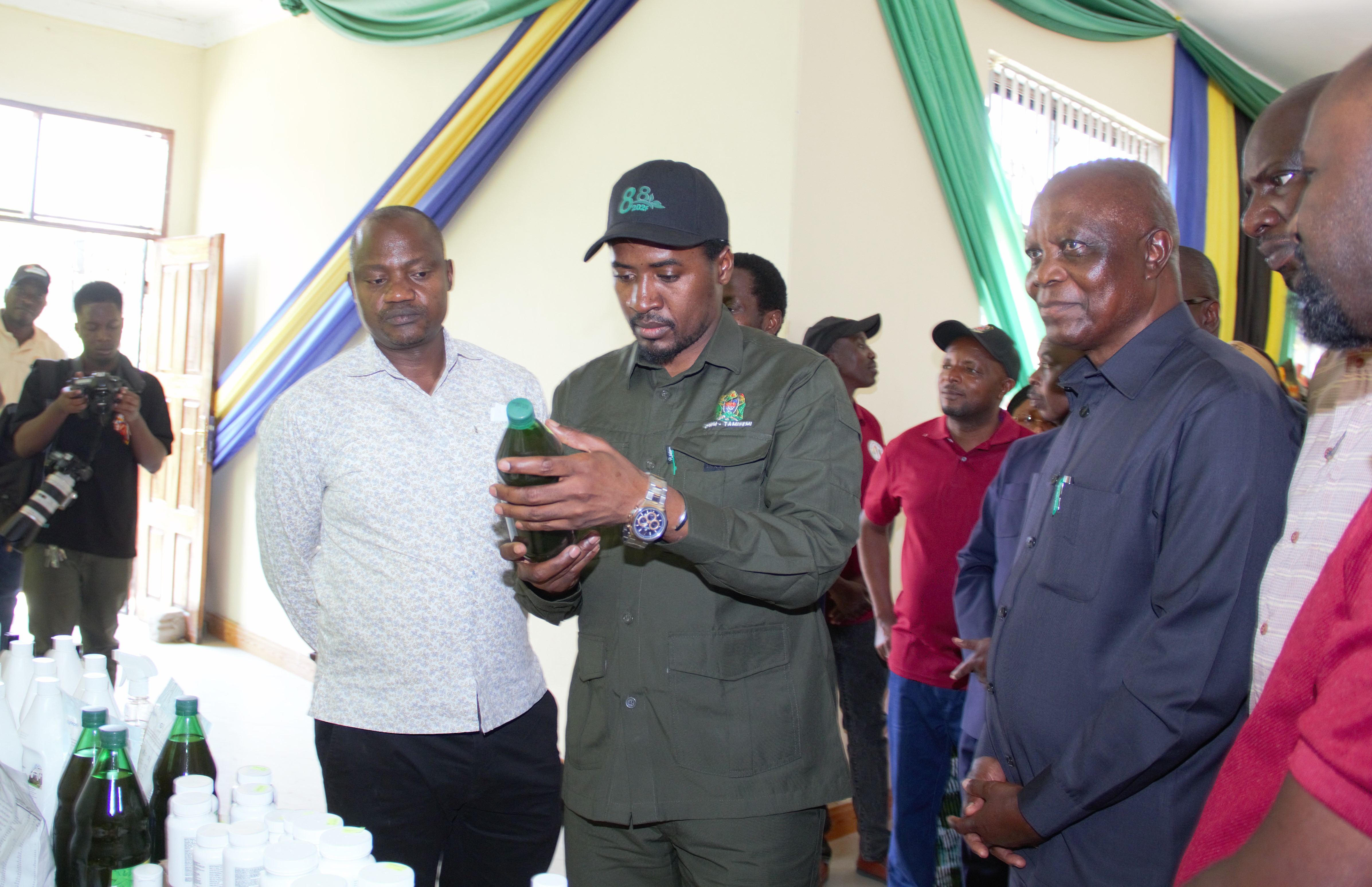 DKT. SEIF AFUNGA MAONESHO YA NANENANE KANDA YA MAGHARIBI; AWATAKA WAZALISHAJI KUANZIA SOKONI NA KUMALIZIA SOKONI