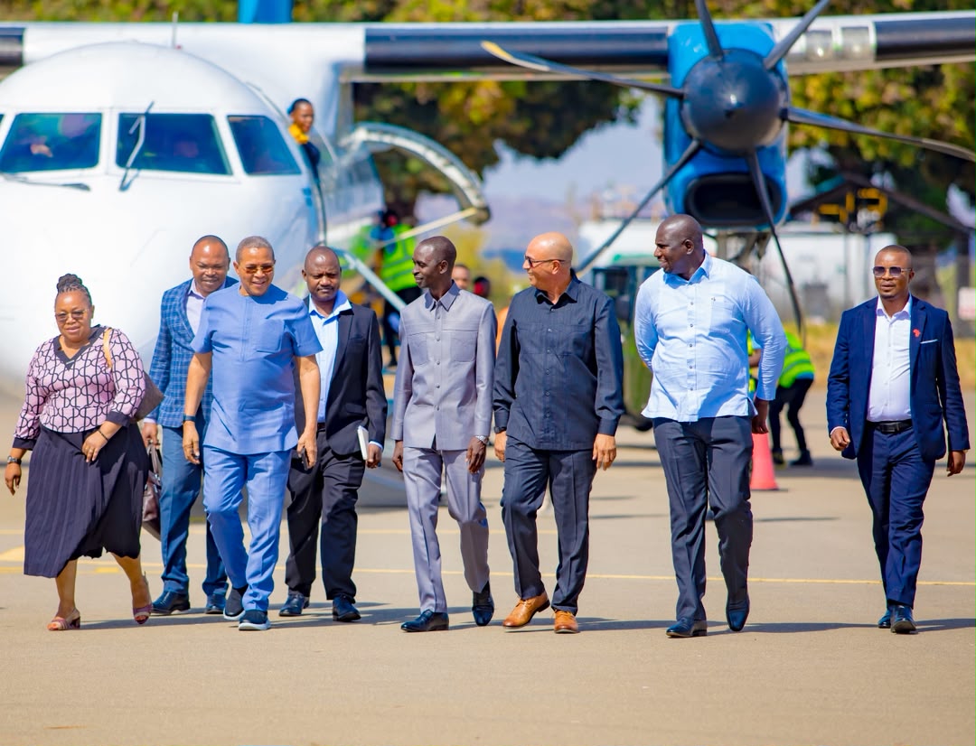 MHE. KIKWETE AWASILI TABORA KUKAGUA MIRADI YA AFYA KATIKA WILAYA ZA SIKONGE NA UYUI.