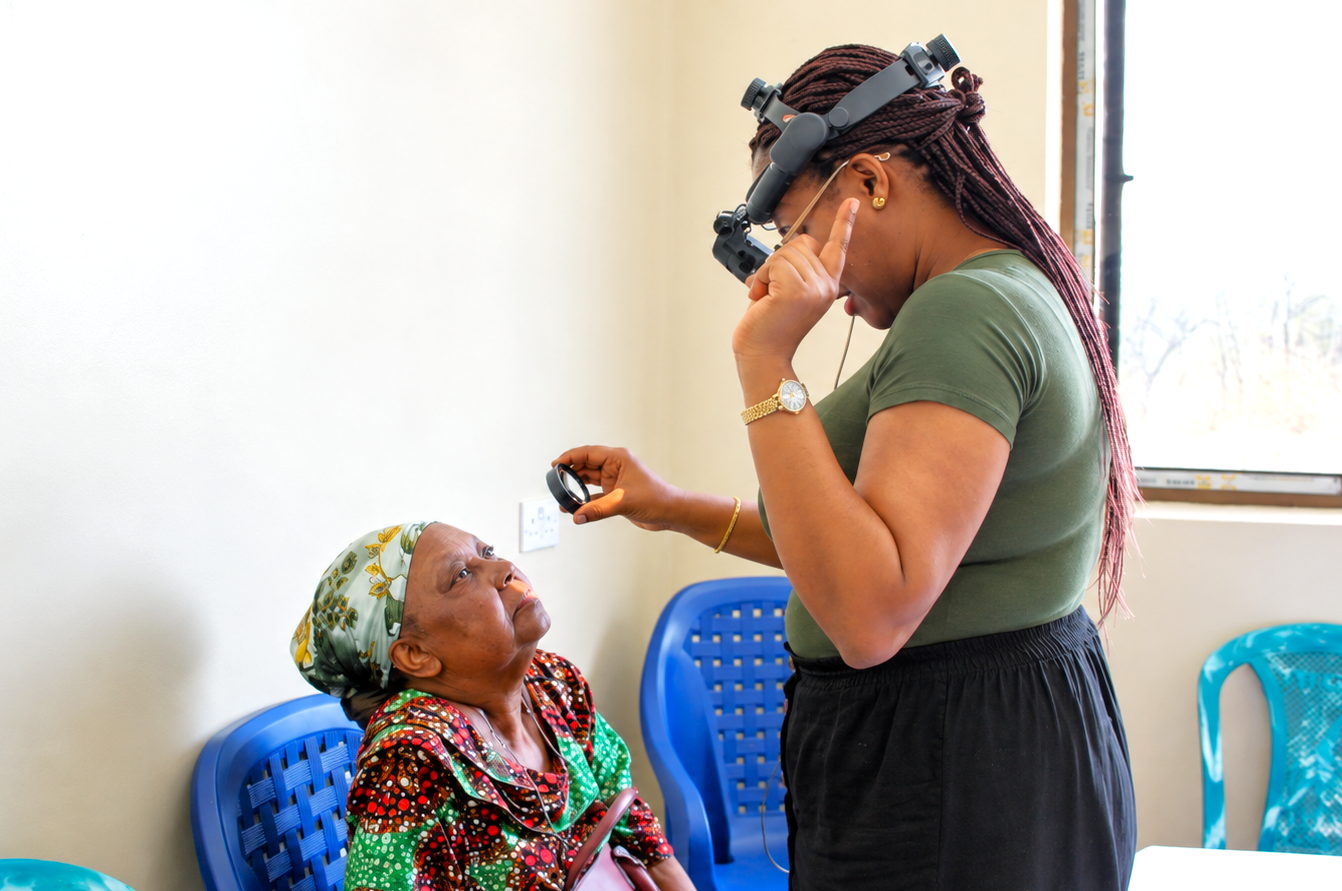 MHE. MALISA AIPONGEZA KCMC KWA KUSOGEZA HUDUMA ZA MACHO BURE KWA WANANCHI WA MKOA WA TABORA